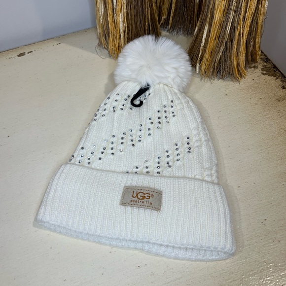 COPY - UGG RHINESTONE BEANIE - Picture 1 of 3